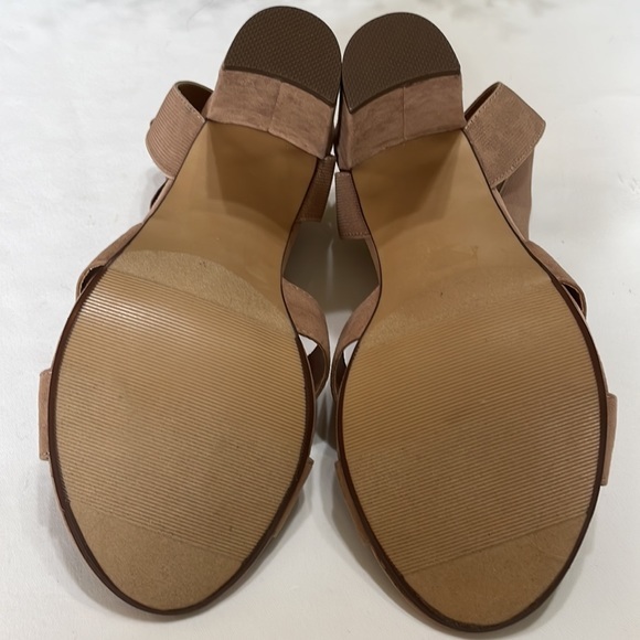 Torrid women’s chunk heel sandals. Tan. Size 7W - Picture 9 of 9